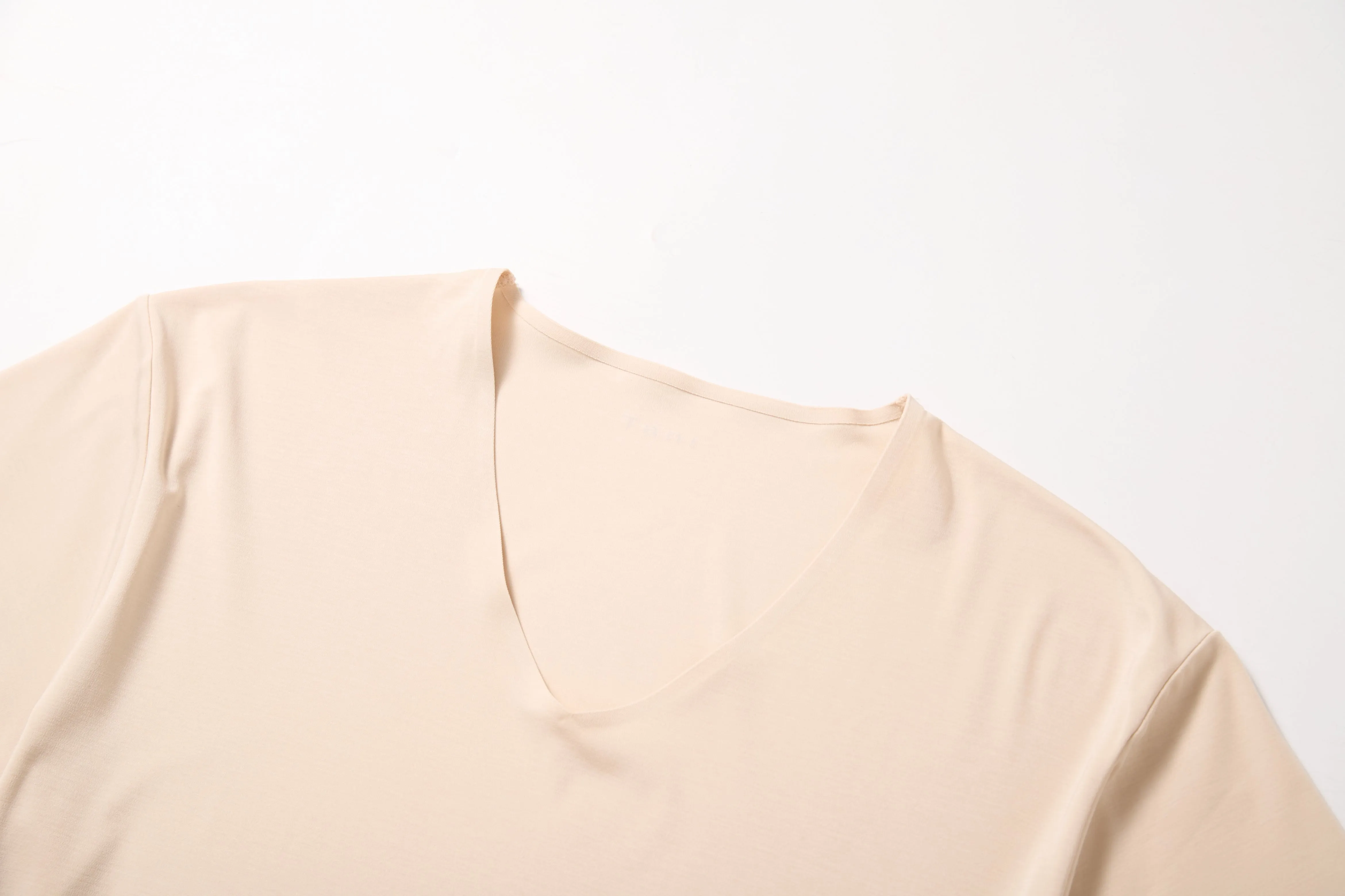 Freeform TENCEL™ Modal Seamless Bonded V-Neck Short Sleeve T-Shirt