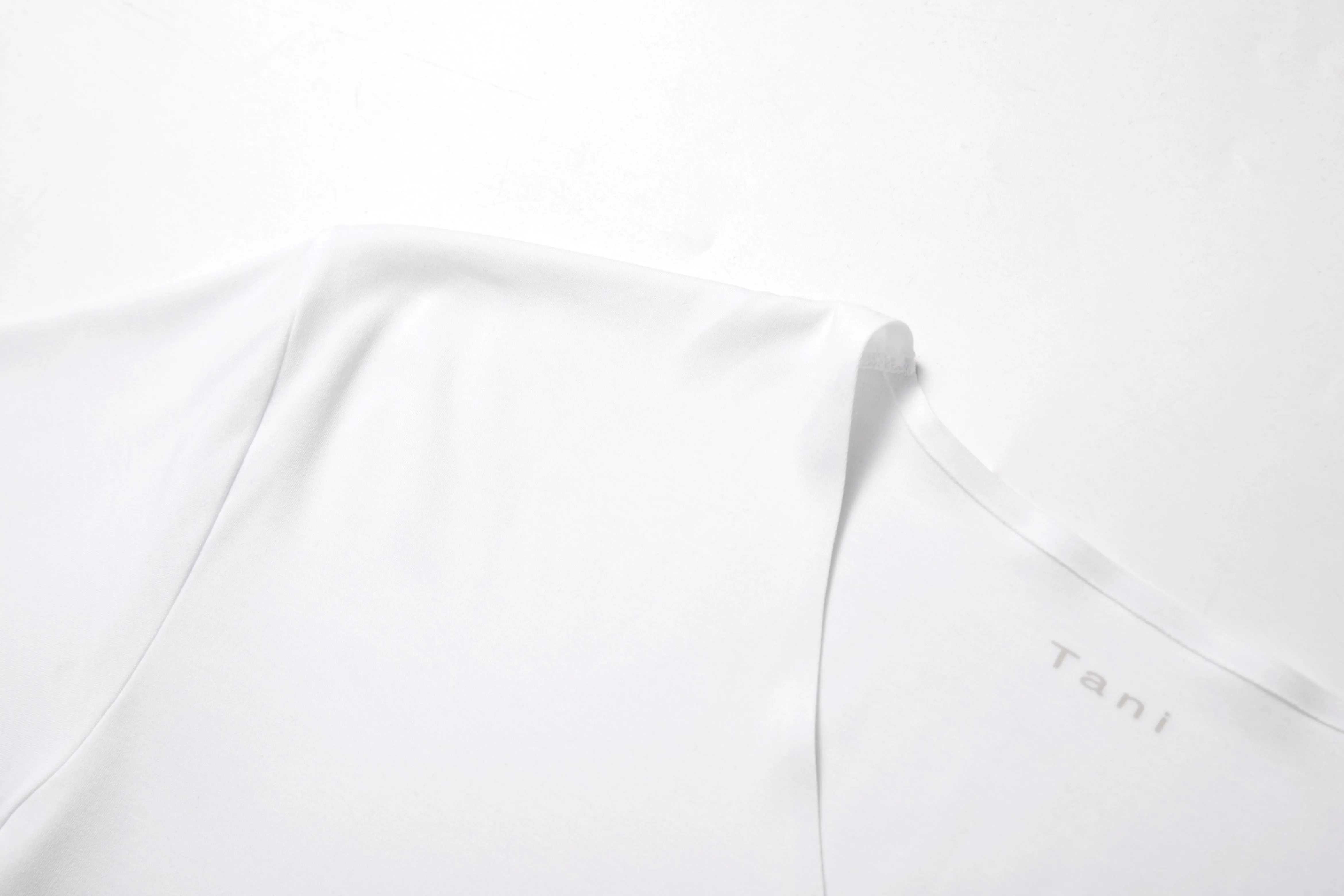 Freeform TENCEL™ Modal Seamless Bonded V-Neck Short Sleeve T-Shirt